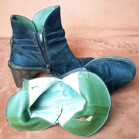 Leather Boots - Picture 3 of 4